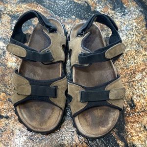 Women’s Bass sandals, suede, Velcro straps, rubber soul